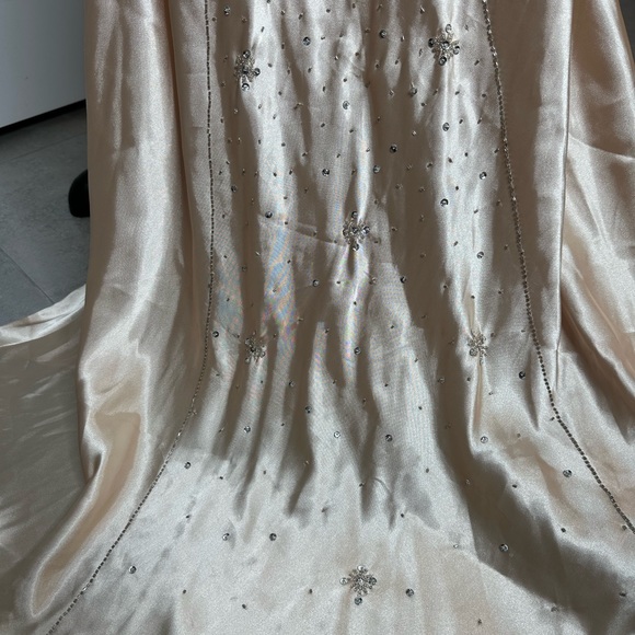 Halter Beaded Evening Dresses, Prom/Holiday Dresses. Size 2 . Gorgeous dress 😍 - Picture 9 of 13